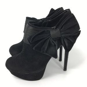 Bakers Jisel Black Velvet Stiletto Booties Bow 7.5